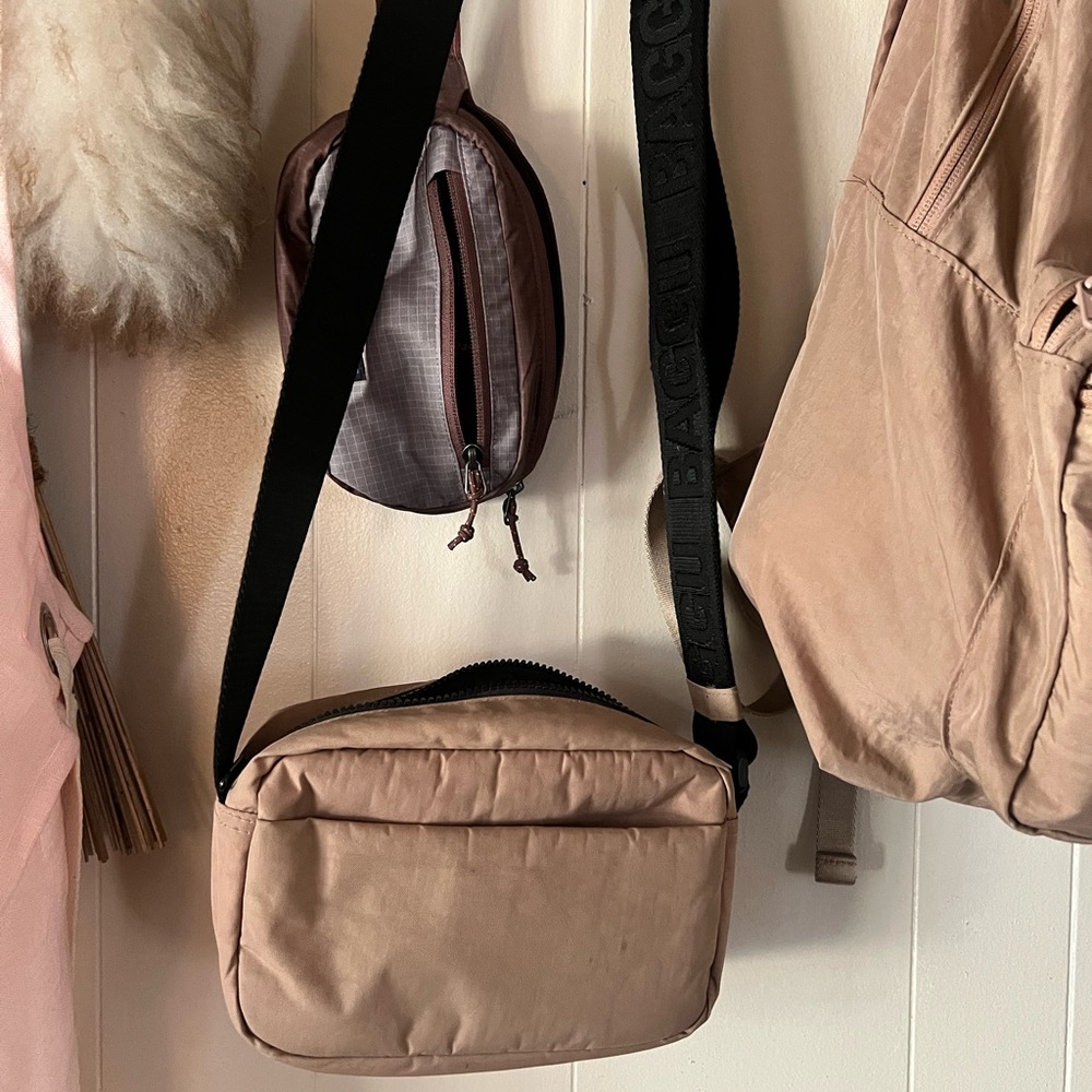 Baggu taupe camera bag/purse.